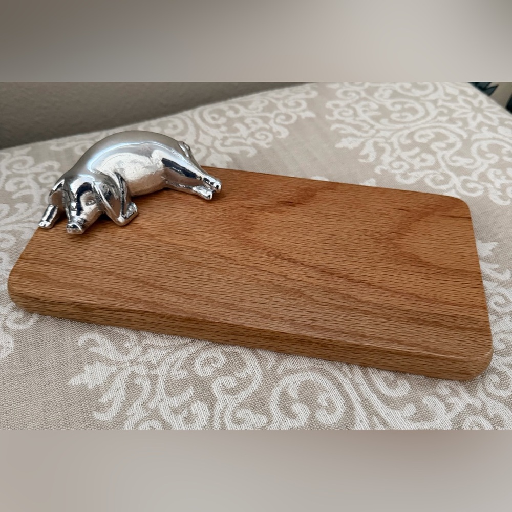 Silver Pig Cheeseboard - Picture 5 of 9